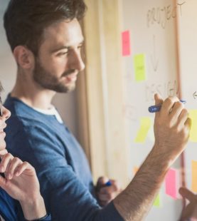 Factores Esenciales para la Gestión de Proyectos